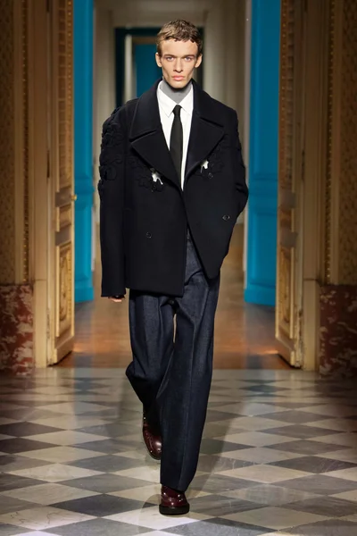 Look 48